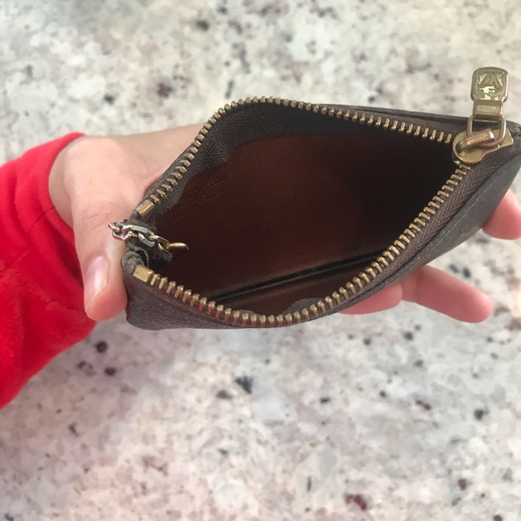 Authentic lv keychain pouch - Picture 4 of 6